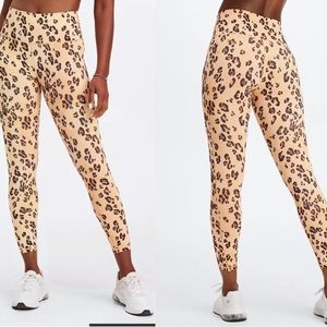 Define PowerHold® High-Waisted 7/8 Legging in Desert Leopard